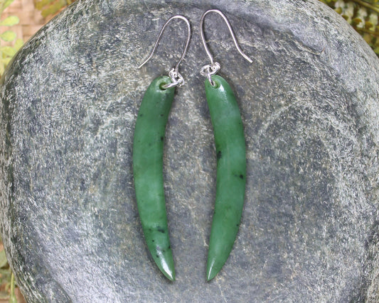 Huia Beak earrings carved from Hapopo Pounamu - NZ Greenstone