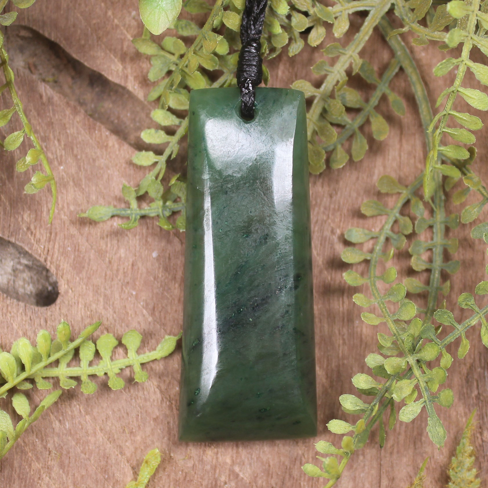 Kawakawa Pounamu Toki