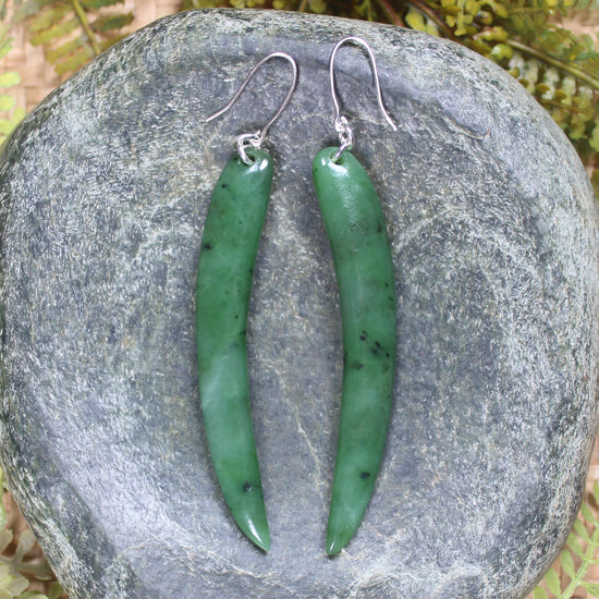 Huia Beak earrings carved from Hapopo Pounamu - NZ Greenstone