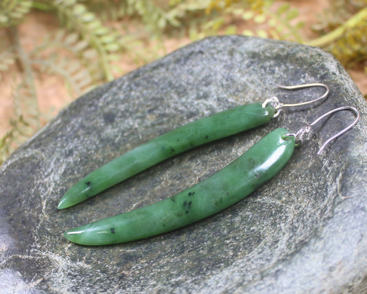 Huia Beak earrings carved from Hapopo Pounamu - NZ Greenstone