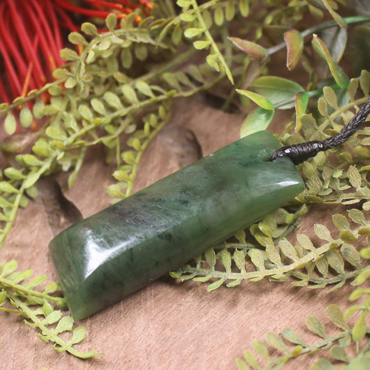 Kawakawa Pounamu Toki