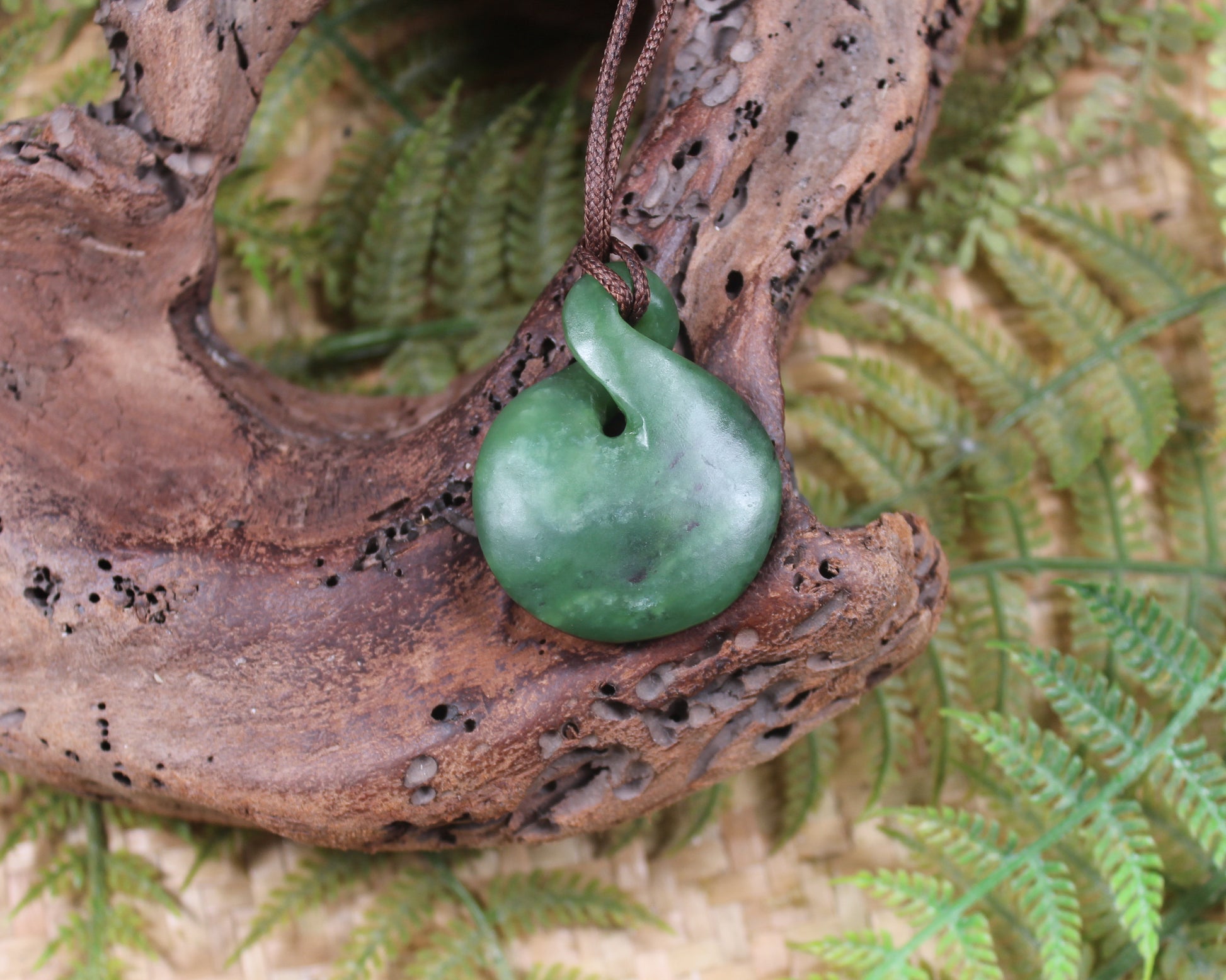 Twist or Pikorua carved from Hapopo Pounamu - NZ Greenstone
