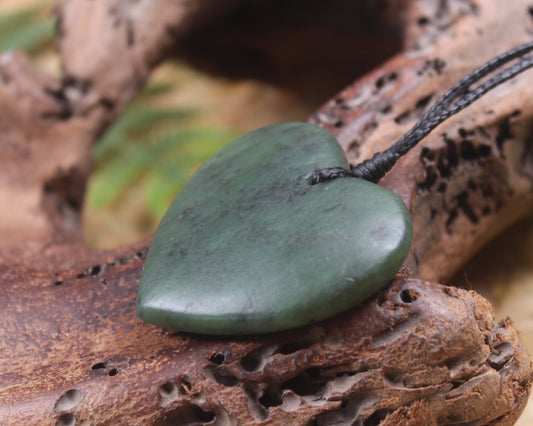 Heart carved from Hapopo Pounamu - NZ Greenstone