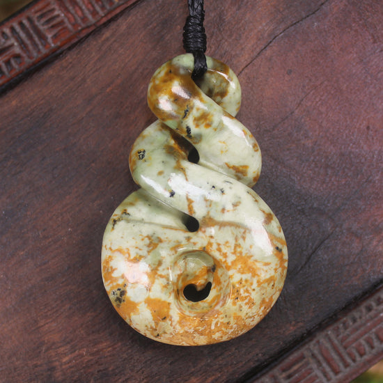 Twist or Pikorua carved from Flower Jade Pounamu - NZ Greenstone