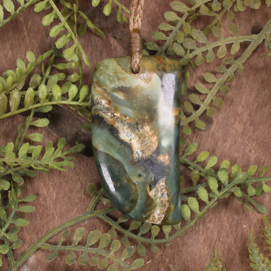Tooth pendant carved from Inanga Pounamu - NZ Greenstone
