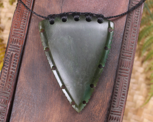 NZ Greenstone Medium Niho Taniwha Tooth Pendant (BM537) Kawakawa Pounamu