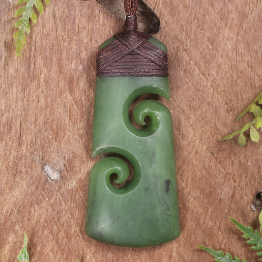 Hapopo Pounamu Toki with Koru