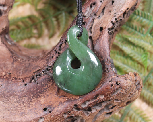 Twist or Pikorua carved from Hapopo Pounamu - NZ Greenstone