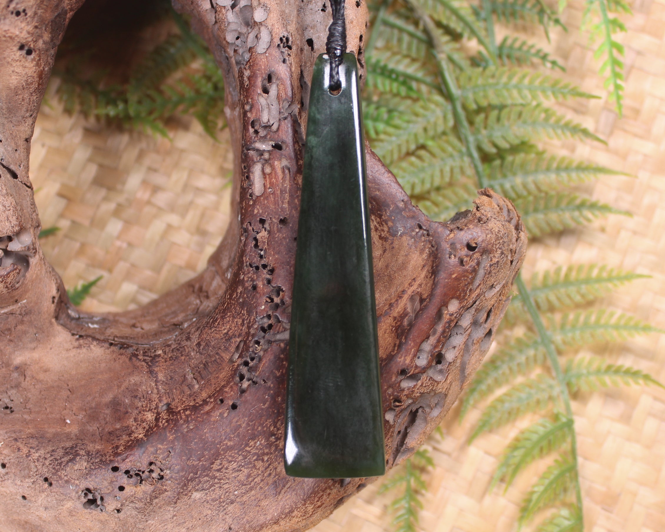 Kawakawa Pounamu Toki