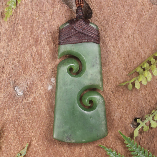 Hapopo Pounamu Toki with Koru