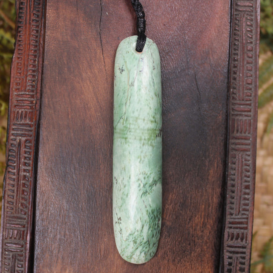 Kawakawa Pounamu Roimata Pendant - NZ Greenstone