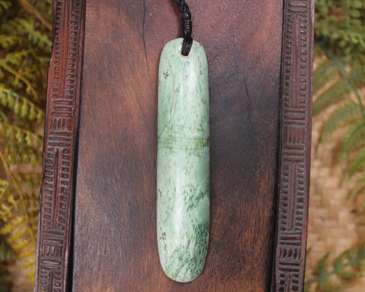 Kawakawa Pounamu Roimata Pendant - NZ Greenstone