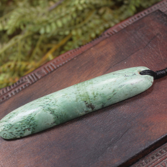 Kawakawa Pounamu Roimata Pendant - NZ Greenstone