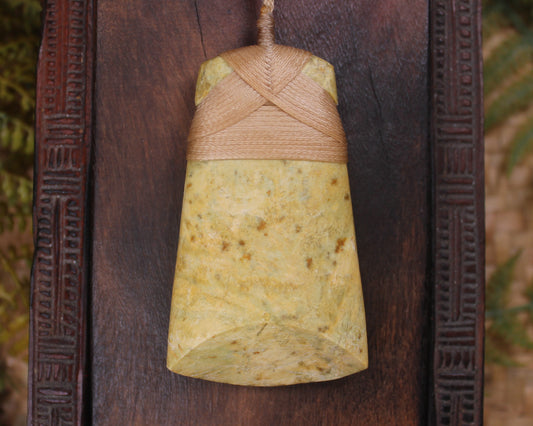 Flower Jade Pounamu Toki