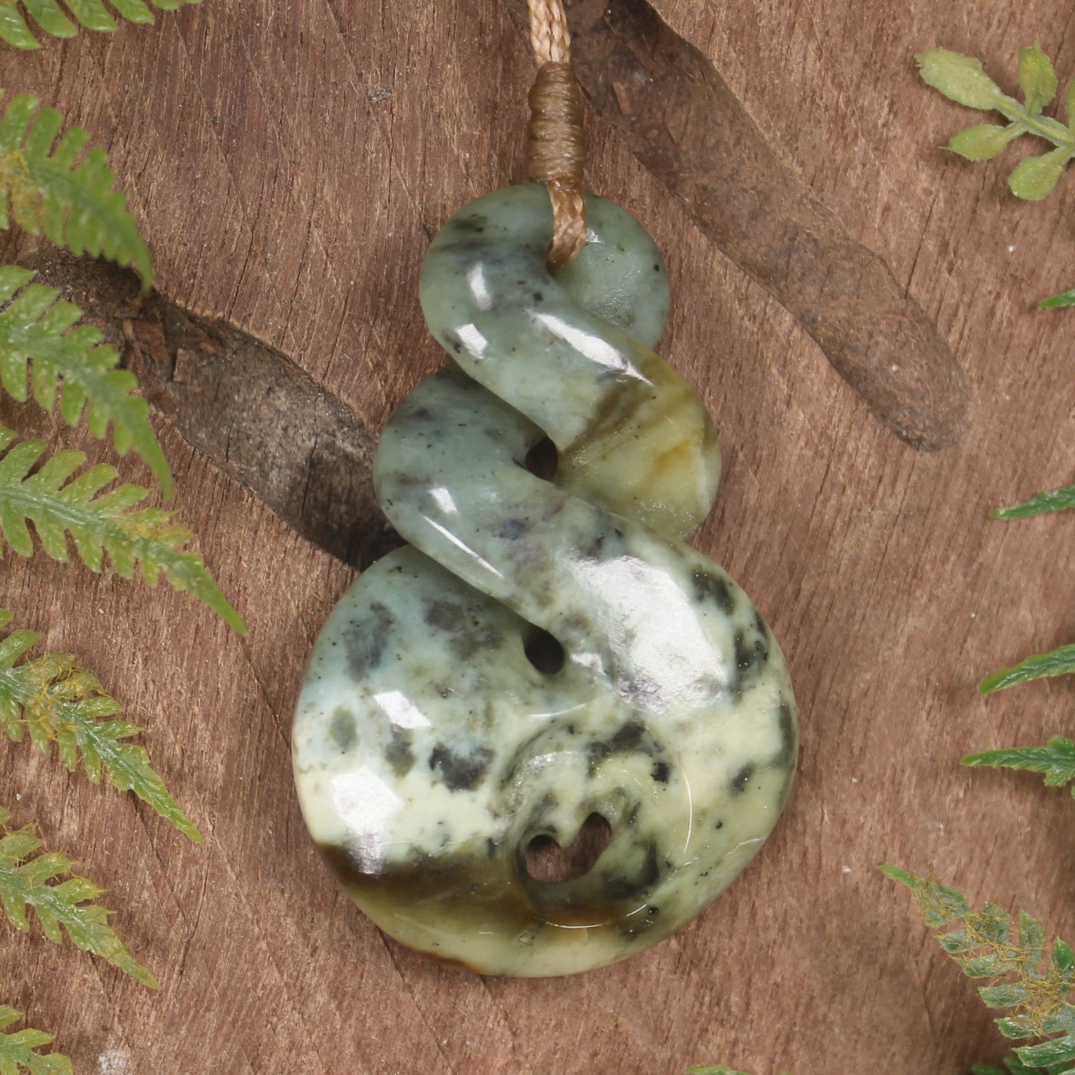 Twist or Pikorua carved from Flower Jade Pounamu - NZ Greenstone