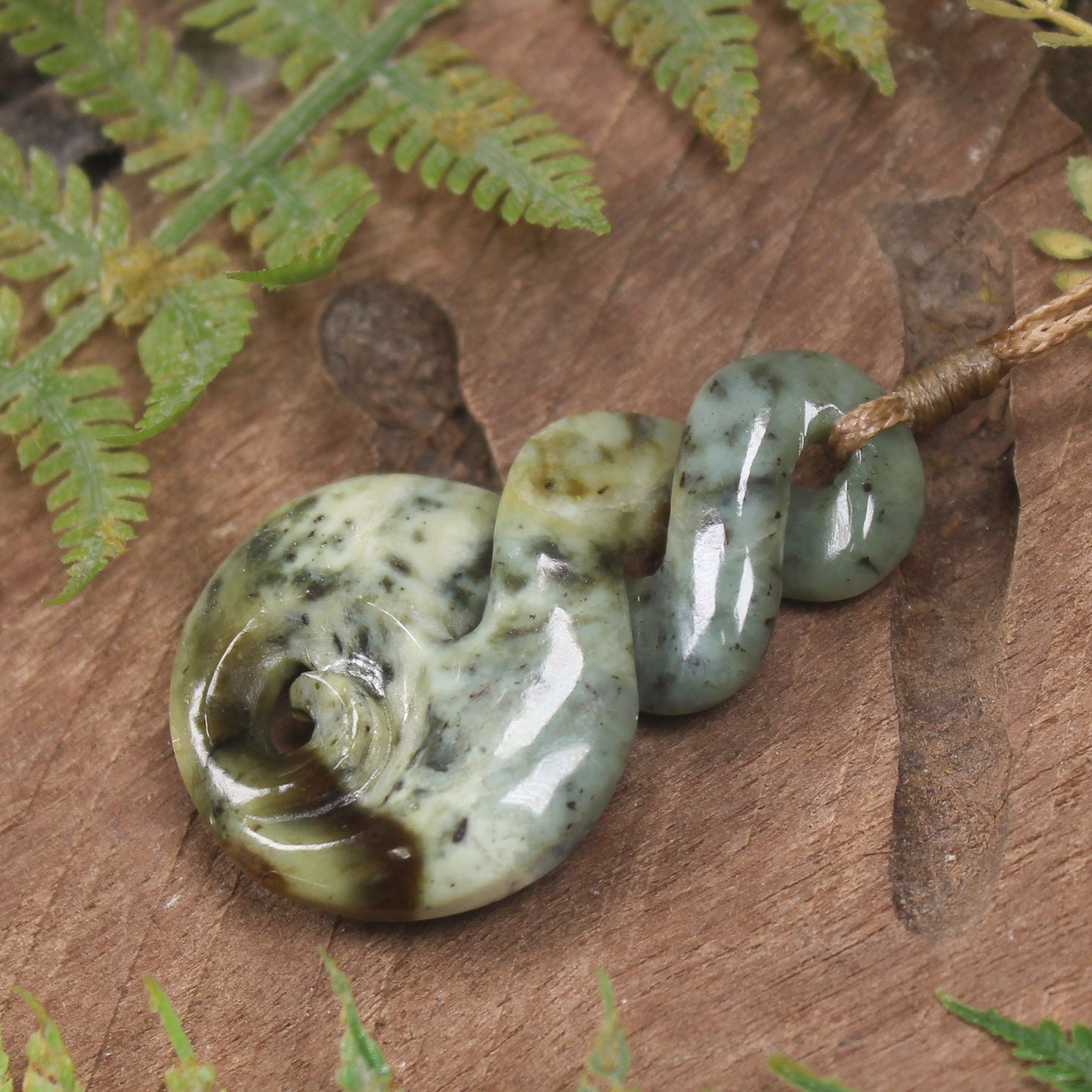 Twist or Pikorua carved from Flower Jade Pounamu - NZ Greenstone