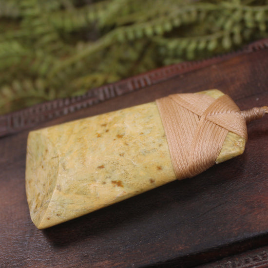 Flower Jade Pounamu Toki