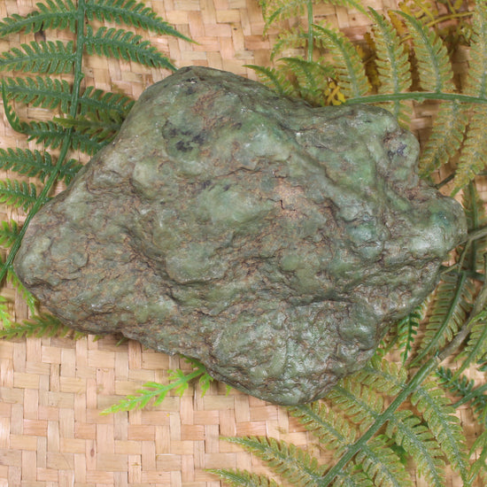Freeform Touchstone Pounamu Sculpture - Inanga Pounamu - NZ Greenstone