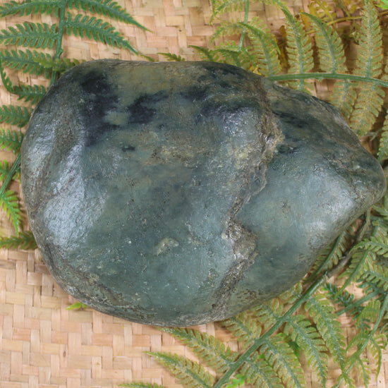 Freeform Kawakawa Pounamu Sculpture