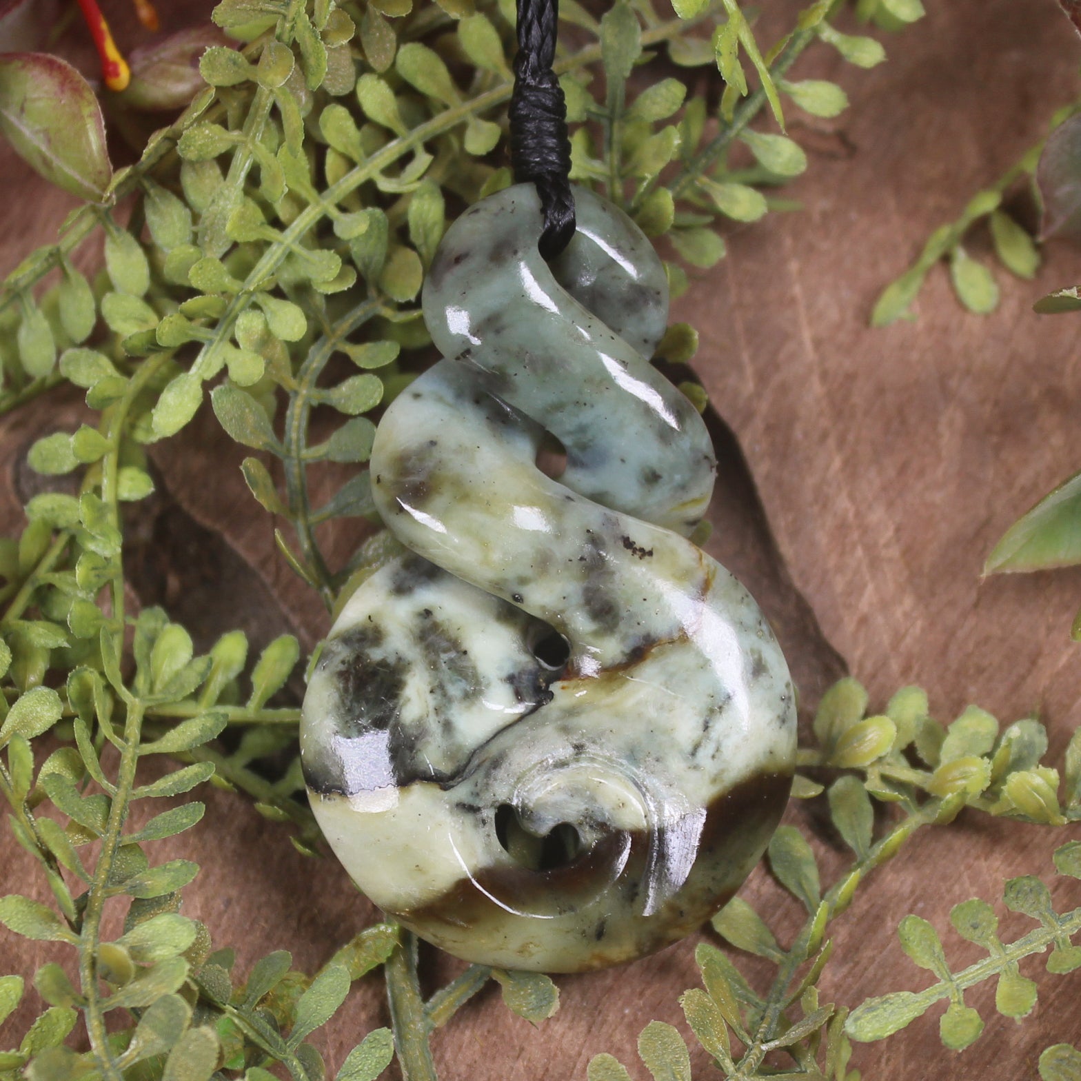 Twist or Pikorua carved from Flower Jade Pounamu - NZ Greenstone