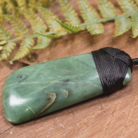 Hapopo Pounamu Toki - NZ Greenstone