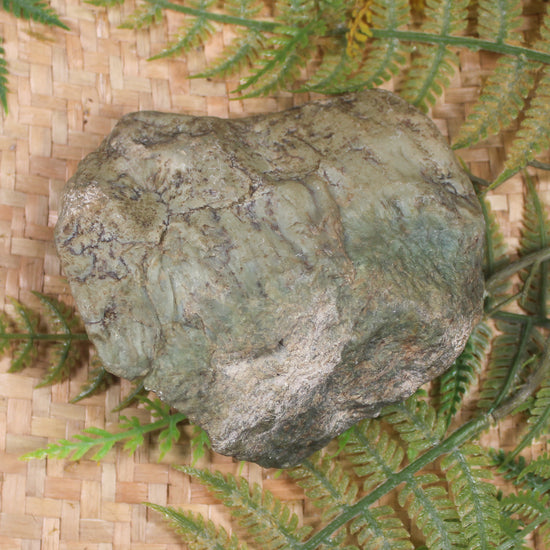 Freeform Touchstone Pounamu Sculpture - Inanga Pounamu - NZ Greenstone
