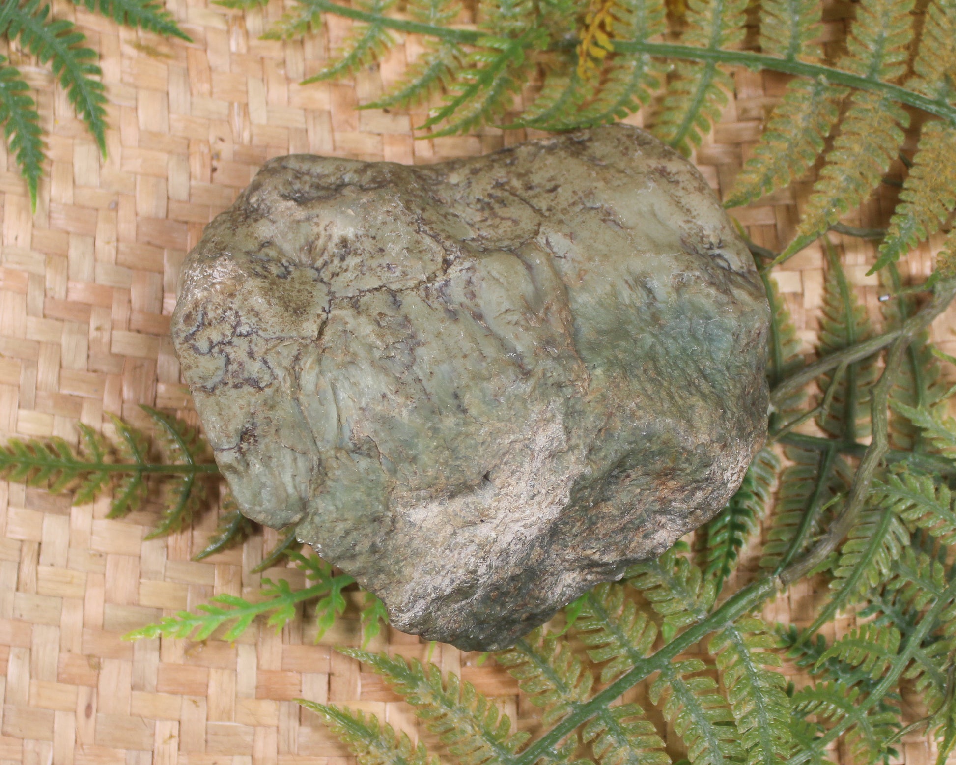 Freeform Touchstone Pounamu Sculpture - Inanga Pounamu - NZ Greenstone