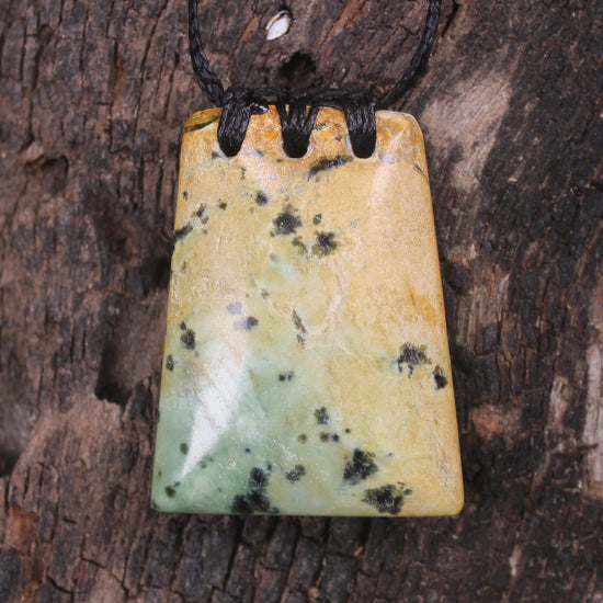 Flower Jade Pounamu Toki Pendant - NZ Greenstone