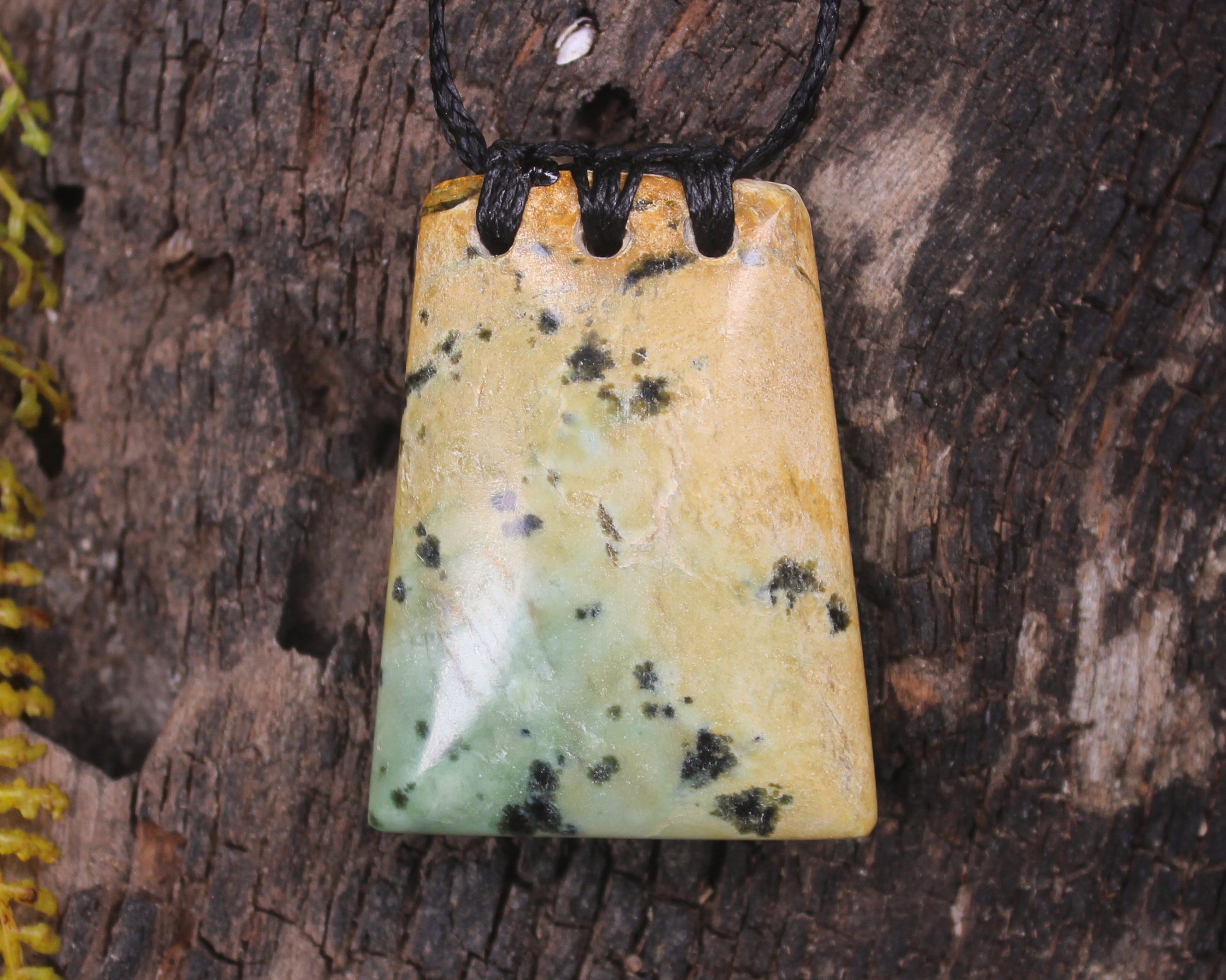 Flower Jade Pounamu Toki Pendant - NZ Greenstone