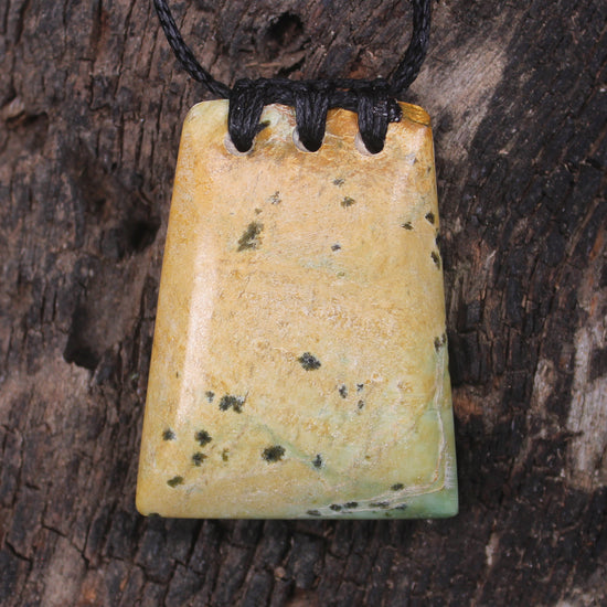 Flower Jade Pounamu Toki Pendant - NZ Greenstone