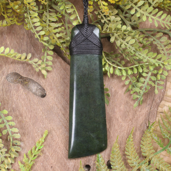 Rimu Pounamu Toki - NZ Greenstone