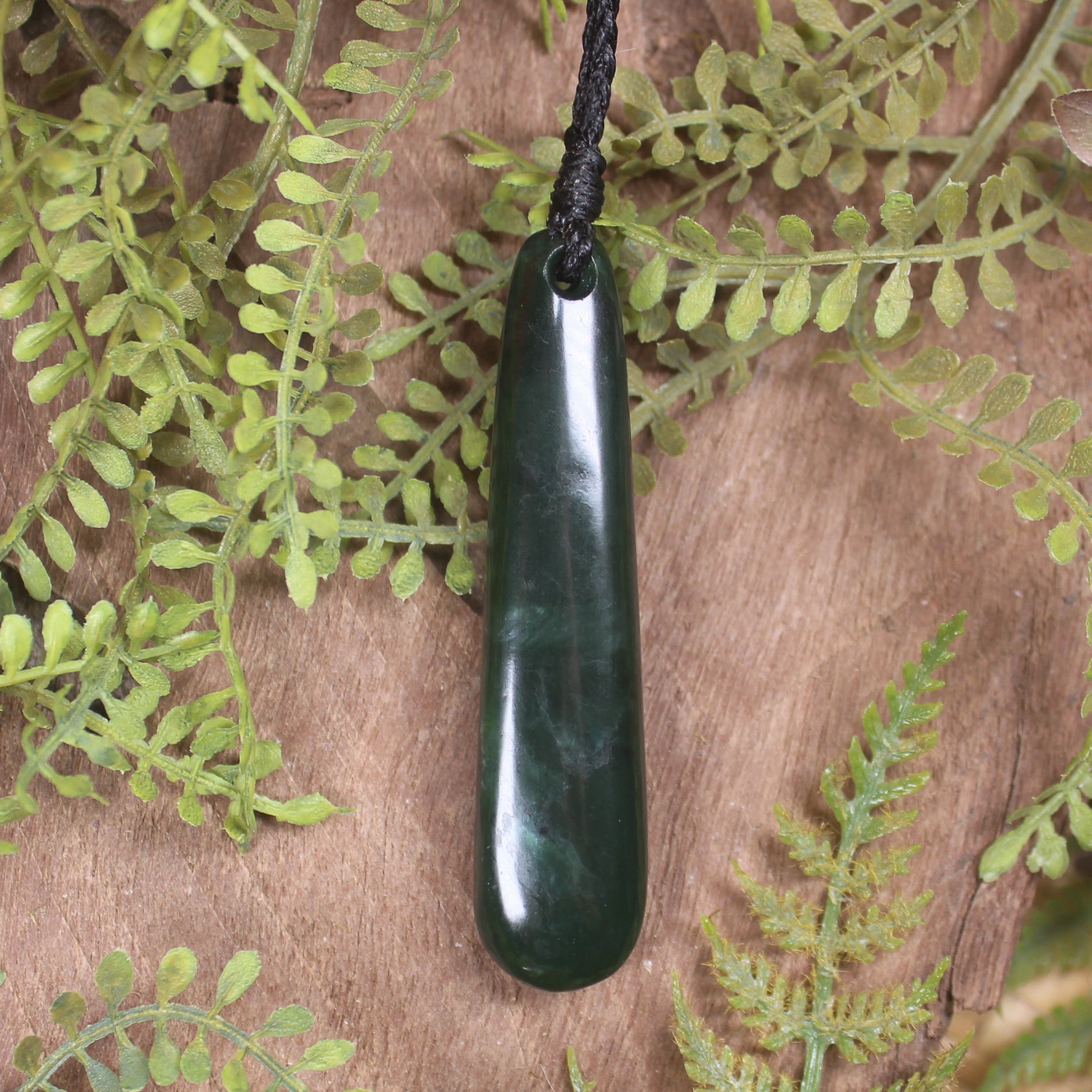 Kawakawa Pounamu Roimata Pendant - NZ Greenstone