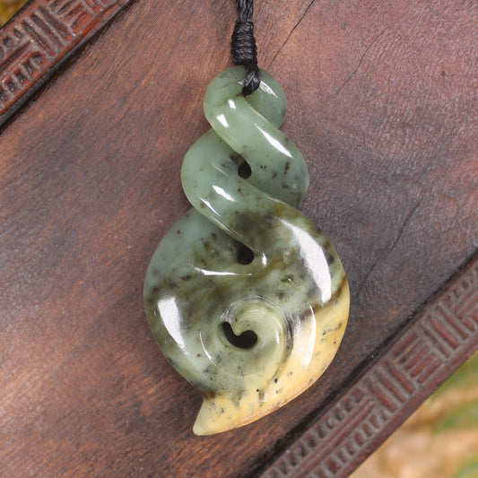 Twist or Pikorua carved from Hapopo Pounamu - NZ Greenstone