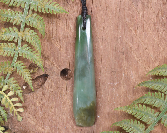 Hapopo Pounamu Toki - NZ Greenstone
