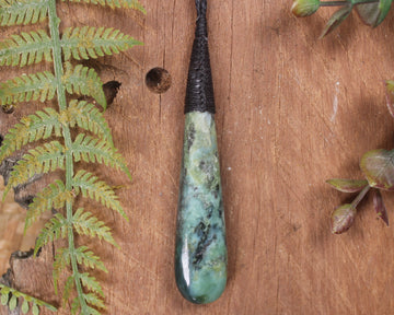 Roimata Teardrop carved from Inanga Pounamu - NZ Greenstone