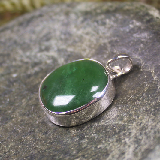 Kawakawa Pounamu pendant set in Sterling Silver - NZ Greenstone