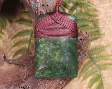 Kawakawa Pounamu Toki