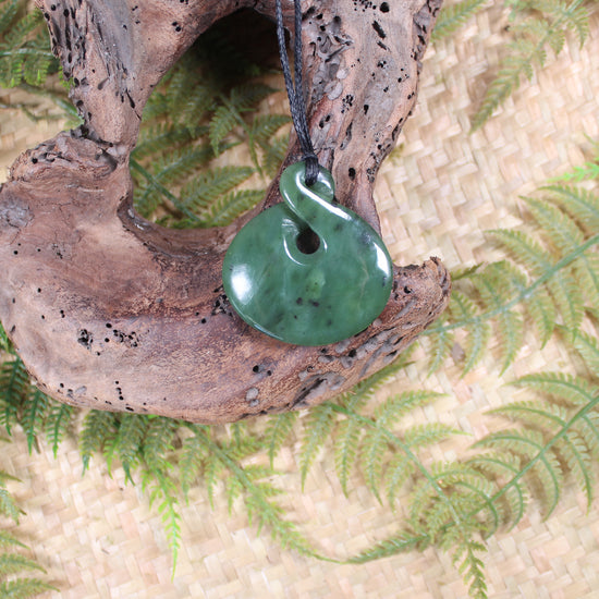 Twist or Pikorua carved from Hapopo Pounamu - NZ Greenstone