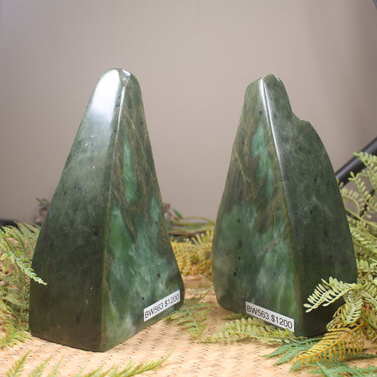 Pounamu Book Ends