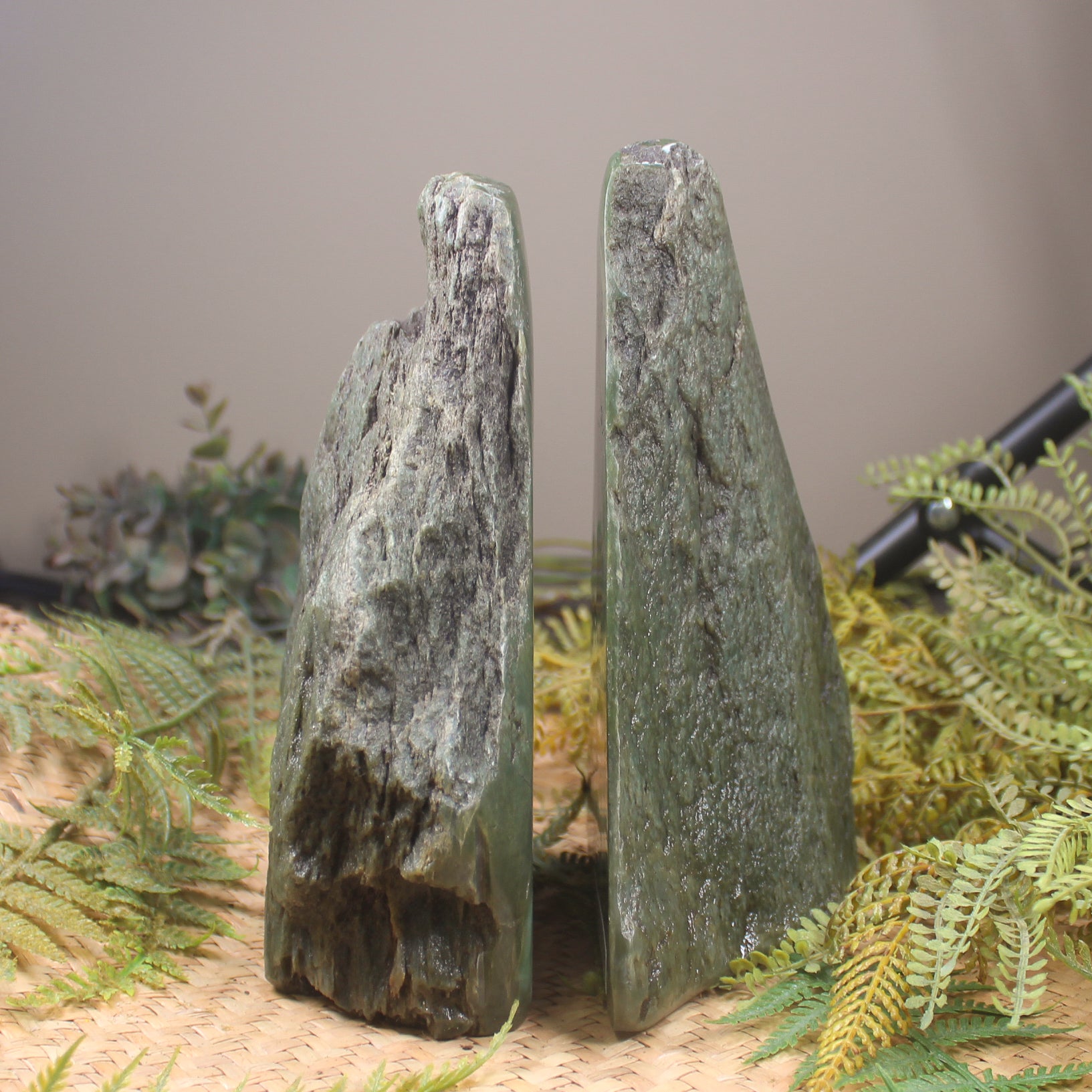 Pounamu Book Ends