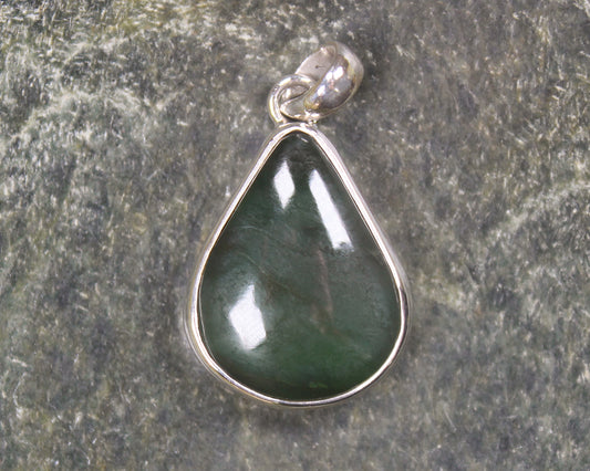Kawakawa Pounamu pendant set in Sterling Silver - NZ Greenstone
