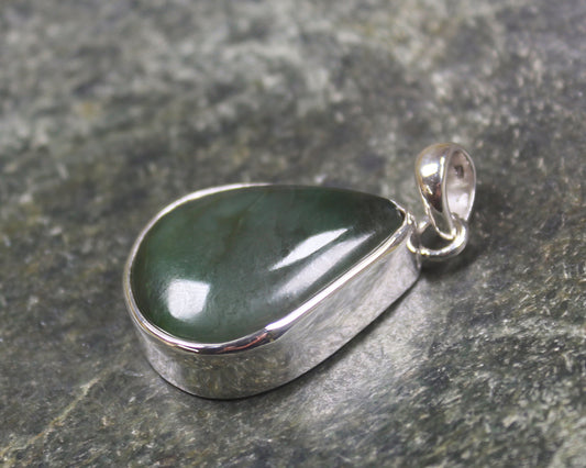 Kawakawa Pounamu pendant set in Sterling Silver - NZ Greenstone