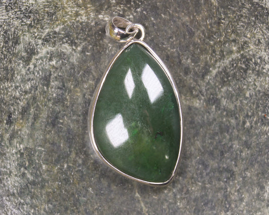 Kawakawa Pounamu pendant set in Sterling Silver - NZ Greenstone