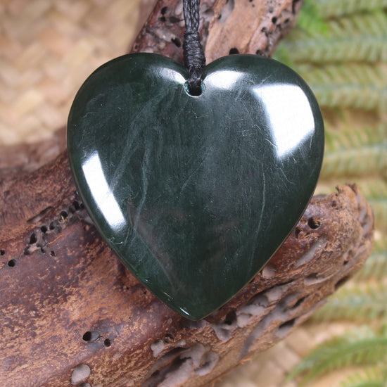 Heart carved from Kawakawa Pounamu - NZ Greenstone