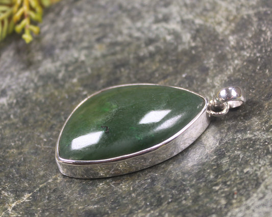 Kawakawa Pounamu pendant set in Sterling Silver - NZ Greenstone