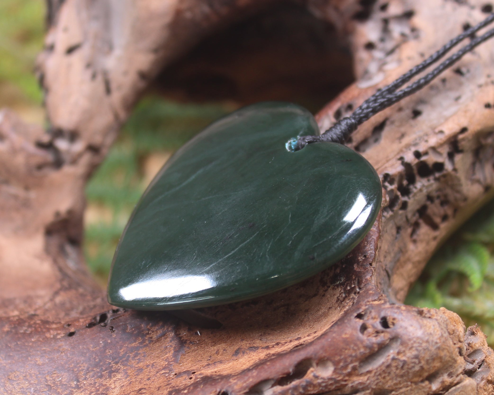 Heart carved from Kawakawa Pounamu - NZ Greenstone