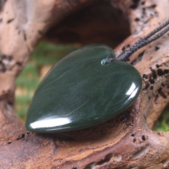Heart carved from Kawakawa Pounamu - NZ Greenstone