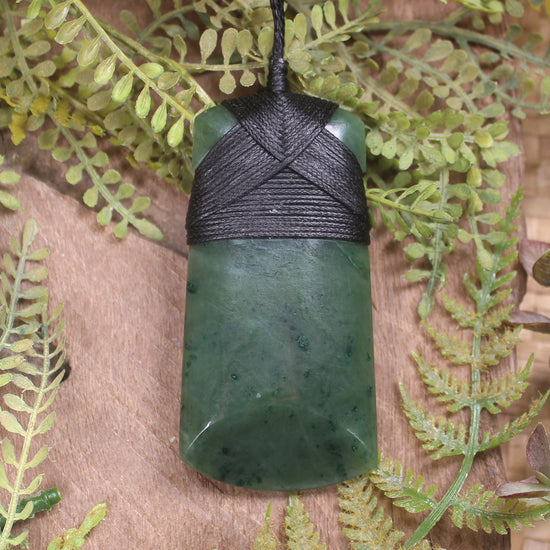 Kawakawa Pounamu Toki