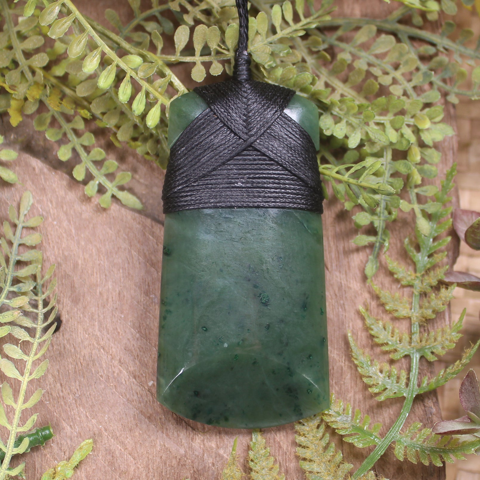 Kawakawa Pounamu Toki