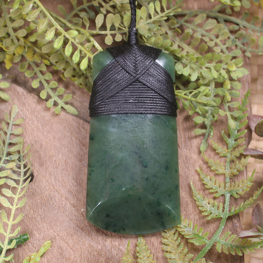 Kawakawa Pounamu Toki